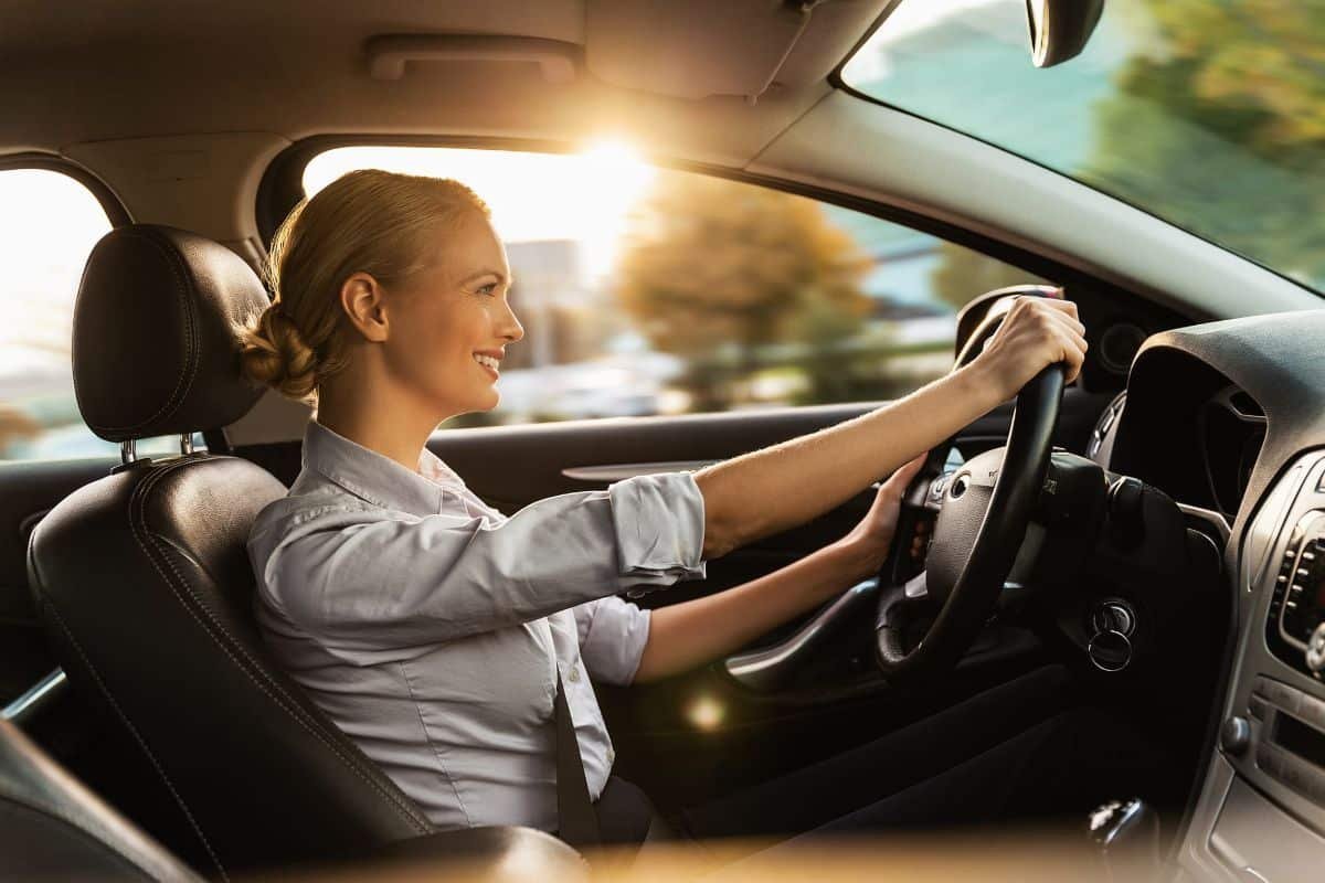 how to drive an automatic car.jpg
